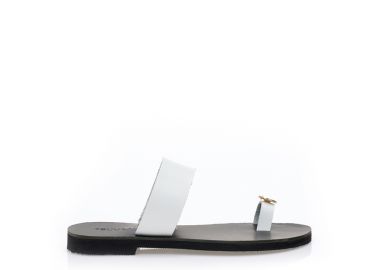 Σανδάλια χειροποίητα λευκά δερματίνη με μπαρέτα και σχέδιο δαχτυλίδι ΛΕΥΚΟ - Tsoukalas - 