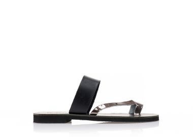 Σανδάλια χειροποίητα μαύρα και ανθρακί δερματίνη με φάσα και λοξό λουράκι ΑΤΣΑΛΙ - Tsoukalas - 