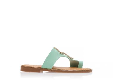 Σανδάλια χειροποίητα πράσινα δερματίνη με διακοσμητική μεταλλική αγκράφα φίδι. ΠΡΑΣΙΝΟ - Tsoukalas - 
