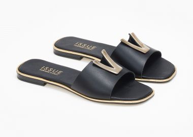 Σανδάλια ελληνικής κατασκευής με μεταλλικό διακοσμητικό - Μαύρο - Issue - 