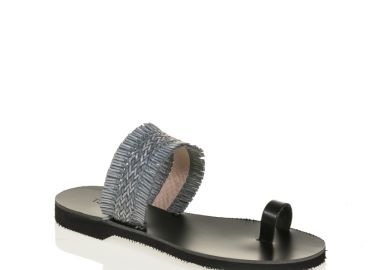 Σανδάλια γαλάζια ψάθινα με πλέξη και κρόσια στη φάσα ΓΑΛΑΖΙΟ - Tsoukalas - 