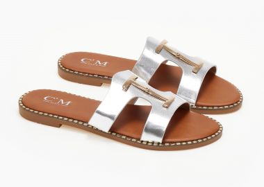 Σανδάλια με διακοσμητική αγκράφα - Ασημί - Issue - 