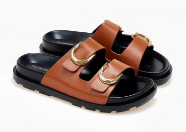 Σανδάλια με δύο φάσες και αγκράφες - Κάμελ - Issue - 