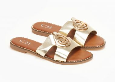 Σανδάλια με μεταλλικό στοιχείο και ανοίγματα - Χρυσό - Issue - 