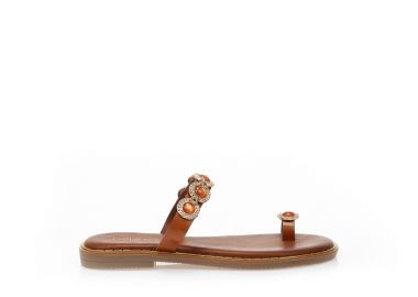 Σανδάλια TSOUKALAS κάμελ δερματίνη με σχέδιο δαχτυλίδι και ιδιαίτερες αγκράφες ΚΑΜΕΛ - Tsoukalas - 