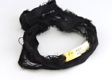 Sanduk Quote Wristlet 'I' M NOT NORMAL' -  - 