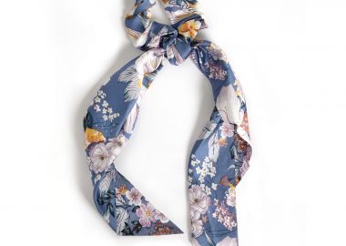 Σατέν scrunchie με equestrian σχέδιο και πέρλα - MAT FASHION - 