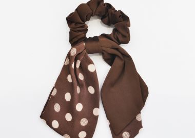 Scrunchie σατέν με πουά φιόγκο - MAT FASHION - 