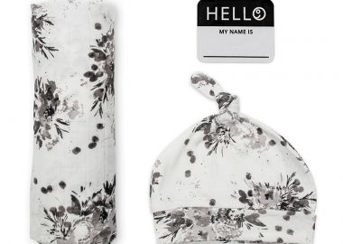 Σετ 2τμχ Μουσελίνα 120x120εκ. Με Σκουφάκι Βρεφικό & Αυτοκόλλητο Hello World Black Floral Lulujo LJ645 - Lulujo - 