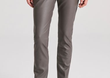 Slim fit chino παντελόνι από οικολογικό δέρμα (PU) - FUNKY BUDDHA - 