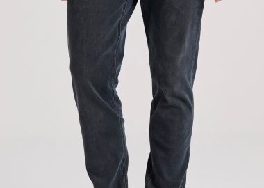 Slim fit τζιν παντελόνι με ελαφρύ ξεθώριασμα - FUNKY BUDDHA - 