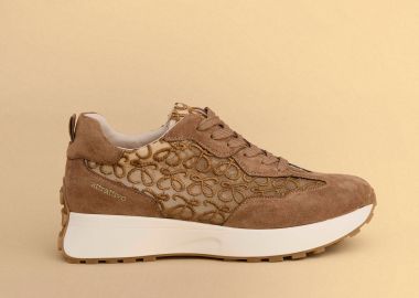 Suede sneakers με κέντημα - 5206179081276 -  - 