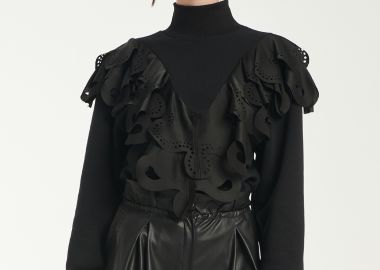 Sweatshirt With Ruffle Trimming In Black - Cutcuutur - 