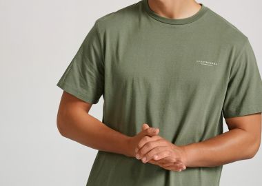 T-shirt με λαιμόκοψη - The essentials - FUNKY BUDDHA - 
