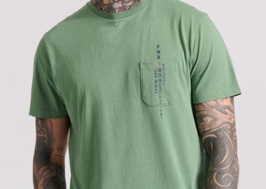 T-shirt με τύπωμα και τσέπη στο στήθος - FUNKY BUDDHA - 