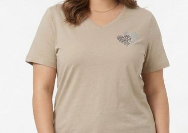 T-shirt με τύπωμα καρδιές σε μπεζ χρώμα plus size -  - 
