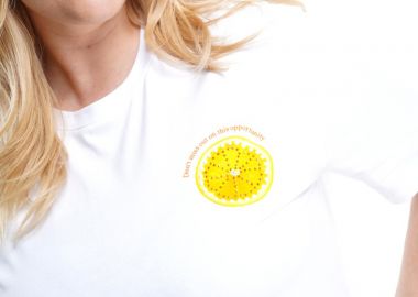 T-shirt με τύπωμα orange σε λευκό χρώμα plus size -  - 