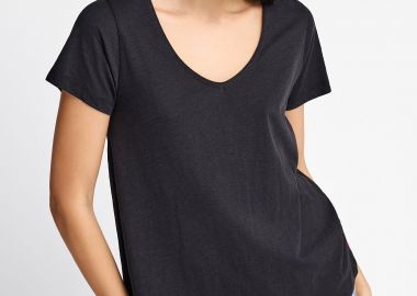 T-shirt με V λαιμόκοψη - The basics collection - FUNKY BUDDHA - 
