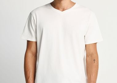 T-shirt με V λαιμόκοψη - The basics collection - FUNKY BUDDHA - 