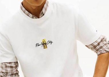 Tommy Jeans ανδρικό T-shirt με κεντημένο λογότυπο - DM0DM22532 Εκρού - TOMMY JEANS - 
