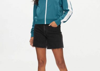 Tommy Jeans γυναικείο denim σορτς πεντάτσεπο με ξέφτια και λογότυπο Regular Fit - DW0DW18330 Μαύρο - TOMMY JEANS - 