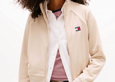 Tommy Jeans γυναικείο jacket με logo patch και ψηλό λαιμό Regular Fit - DW0DW21930 Μπεζ - TOMMY JEANS - 