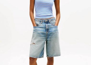 Tommy Jeans γυνακεία βερμούδα denim Distressed Loose - DW0DW22696 Denim Blue - TOMMY JEANS - 