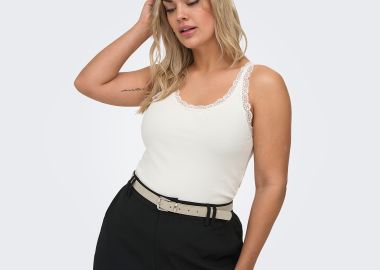 Τοπ Carsara με δαντέλα - ONLY CARMAKOMA - 