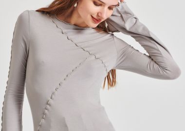 Τοπ με διακοσμητικές ραφές και μανίκια καμπάνα - FUNKY BUDDHA - 