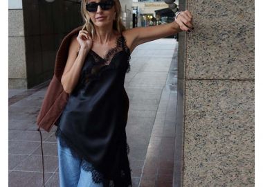 Treisy γυναικείο σατέν τοπ με δαντέλα μαύρο - SOU - 