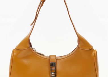 Τσάντα ώμου με μεταλλικό κούμπωμα - Μουσταρδί - Issue - 