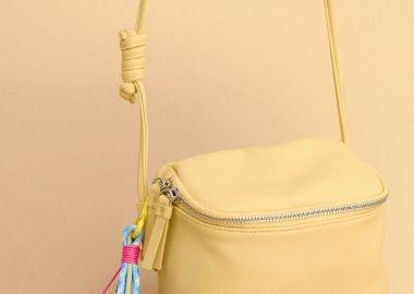 Τσαντάκι χιαστί με διακοσμητικό μπρελόκ - 5206179086592 -  - 