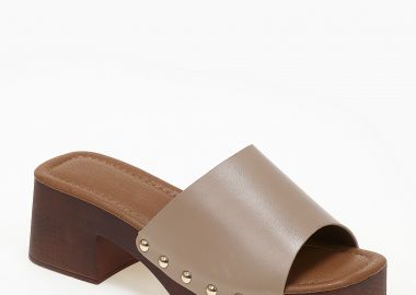 Τσόκαρα με χοντρό χαμηλό τακούνι και τρουκς - Πούρο - Issue - 