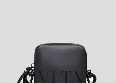 VALENTINO GARAVANI Ανδρικό Μαύρο Small VLTN Leather Shoulder Bag - VALENTINO GARAVANI - 