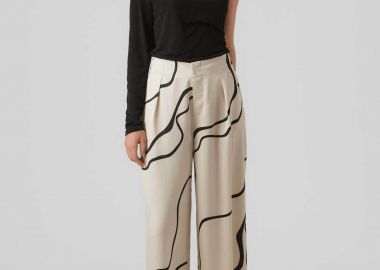 Vero Moda γυναικεία παντελόνα ψηλόμεση με all-over contrast abstract print και πιέτες μπροστά - 10295435 Εκρού - VERO MODA - 