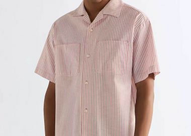 Wrangler® ανδρικό κοντομάνικο πουκάμισο με ριγέ σχέδιο και print Relaxed Fit - 112378043 Ροζ - WRANGLER - 
