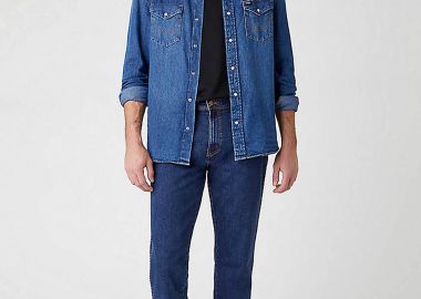 Wrangler® ανδρικό τζιν παντελόνι μονόχρωμο με ραφές σε σχήμα W 