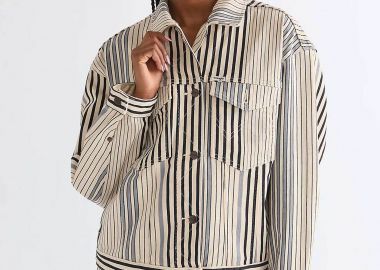 Wrangler® γυναικείο denim jacket με ριγέ σχέδιο Relaxed Fit 