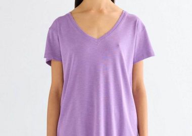 Wrangler® γυναικείο T-shirt με V Regular Fit 