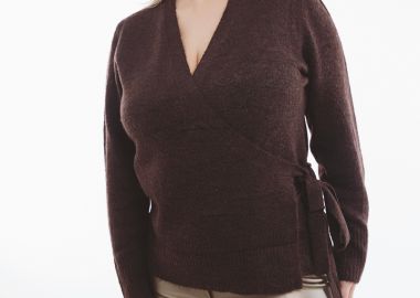 Wrap κρουαζέ μπλούζα σε καφέ χρώμα -  - 