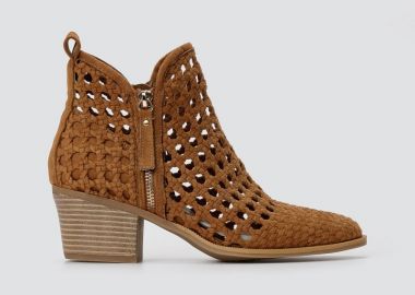 Xti Footwear Διάτρητα Μποτάκια με Τετράγωνο Τακούνι - 145267 - Κάμελ Σουέτ - Xti Footwear - 
