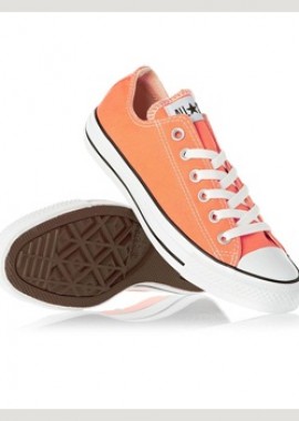 Έκπτωση έως 25% σε παπούτσια Converse!